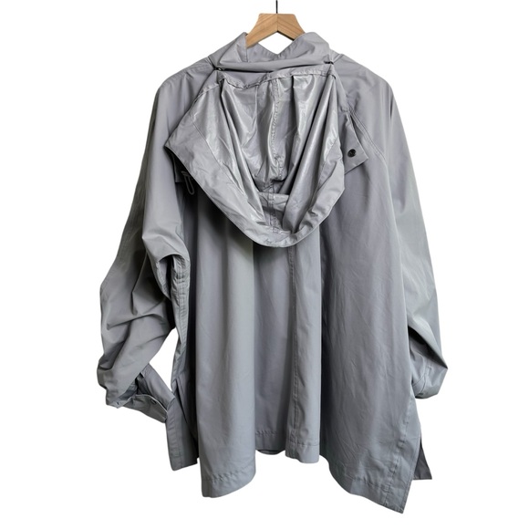 Fabletics Giana Weather Resistant Removable Hoodie Jacket Raincoat Women’s Gray - Picture 10 of 11